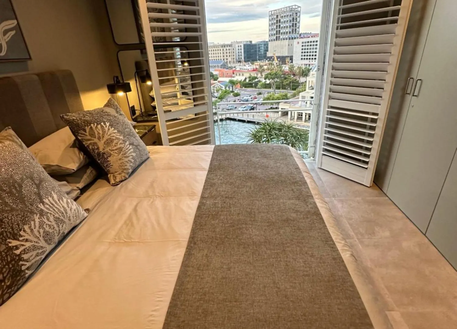 V&A Waterfront Cape Town Luxury 3 Bedroom With 1000 Views 0*,