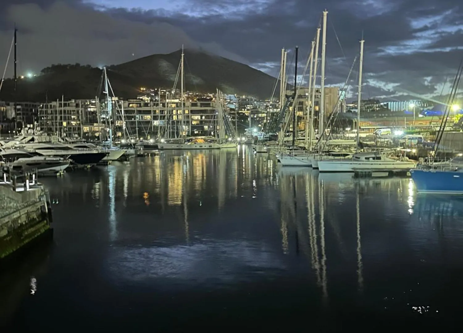 V&A Waterfront Cape Town Luxury 3 Bedroom With 1000 Views